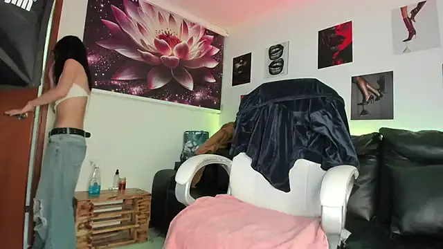 ceceliapidcock – webcam model profile photo Image 2