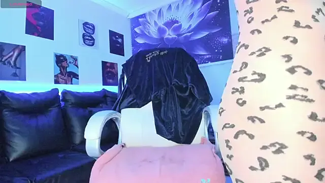 ceceliapidcock – webcam model profile photo Image 4