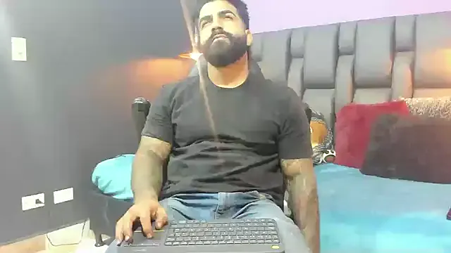 anika_heir – webcam model profile photo Image 10