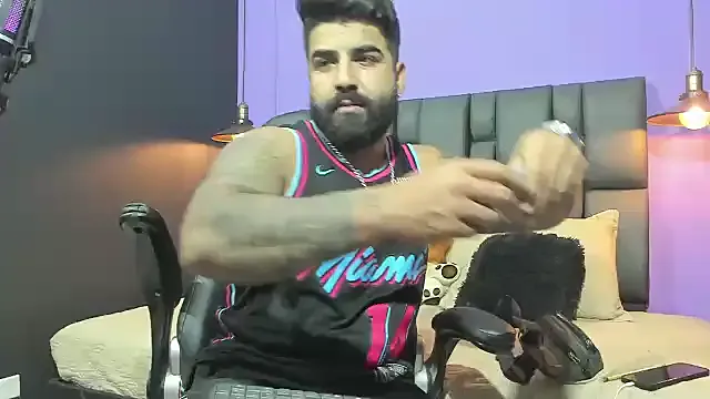 anika_heir – webcam model profile photo Image 2