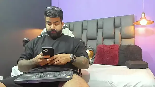 anika_heir – webcam model profile photo Image 6