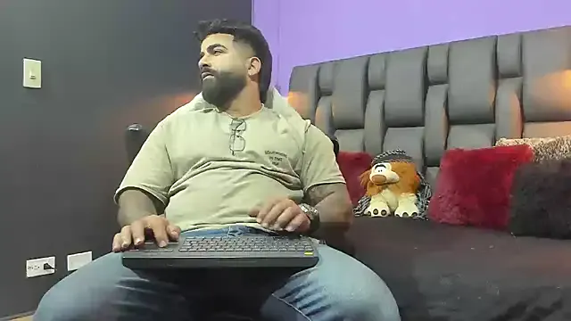 anika_heir – webcam model profile photo Image 8