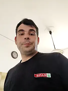 DomManlyGuy – webcam model profile photo Image 2