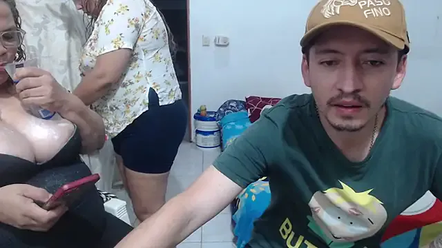 travis_wolf_ – webcam model profile photo Image 18