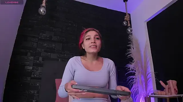 Aryrivers – webcam model profile photo Image 2