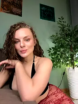 aveloria – webcam model profile photo Image 13