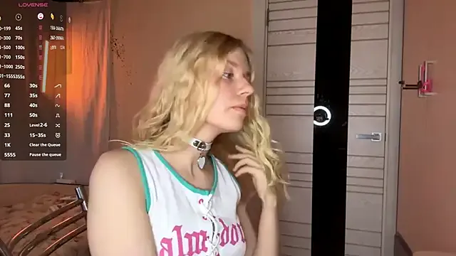 MayaMerciXoxo – webcam model profile photo Image 15