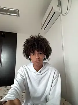 Earth_001 – webcam model profile photo Image 18