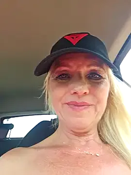 hornyshow_tv – webcam model profile photo Image 4