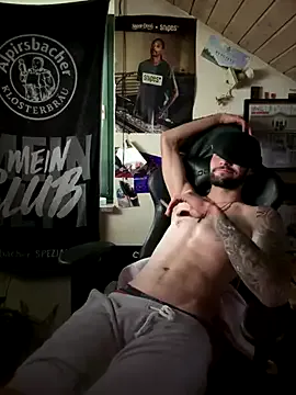 anhkiet_huang – webcam model profile photo Image 14