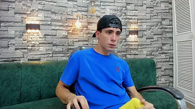 mike_whitee Image 3