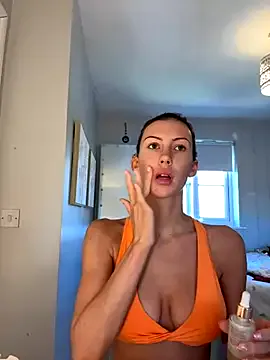 _Alicee_1 – webcam model profile photo Image 3