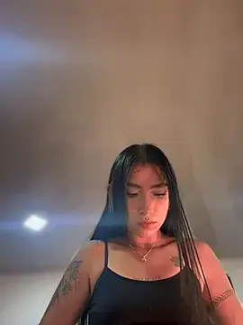 DemiLinda – webcam model profile photo Image 5