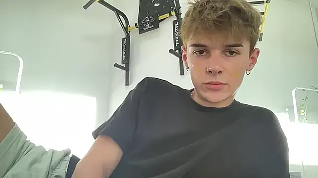 kai101010 – webcam model profile photo Image 12