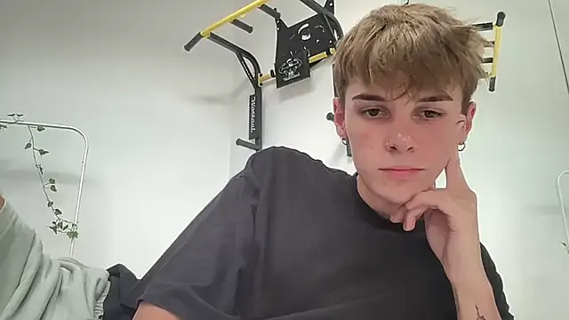 kai101010 – webcam model profile photo Image 13