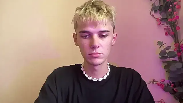 kai101010 – webcam model profile photo Image 4