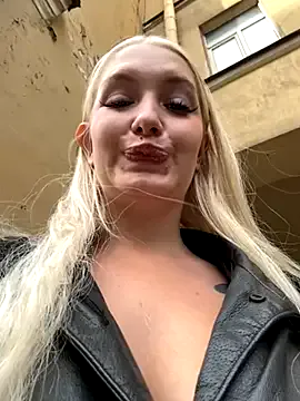 QYBOYS-001 – webcam model profile photo Image 15