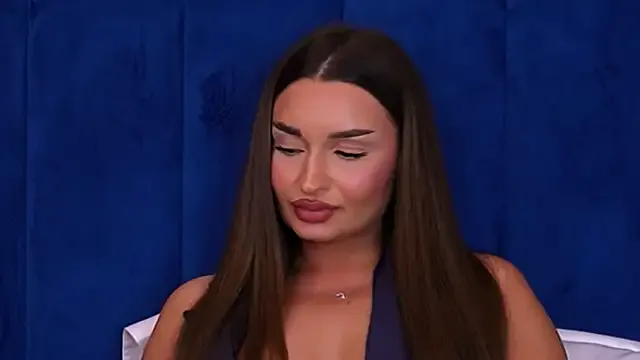 shinyanna – webcam model profile photo Image 9