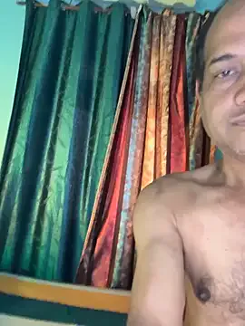 QYBOYS-001 – webcam model profile photo Image 11