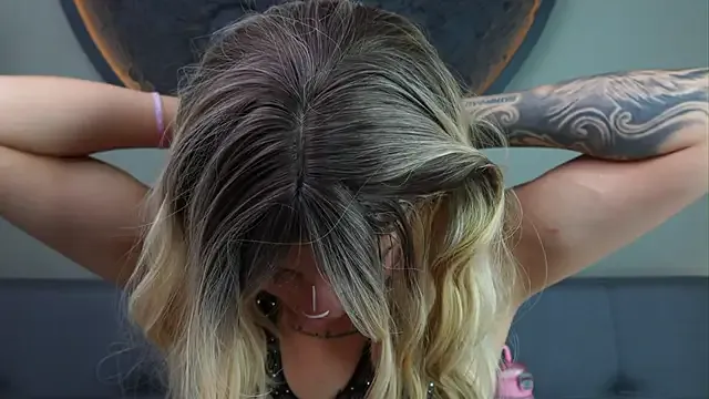 vouvoucouple – webcam model profile photo Image 12