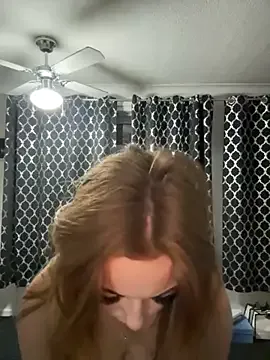 FroggyAnna – webcam model profile photo Image 7