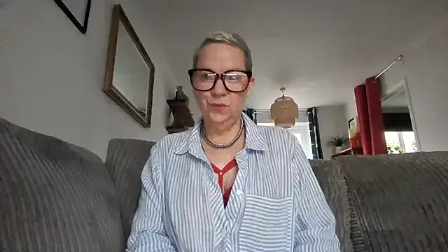 CataleyaDamour – webcam model profile photo Image 2