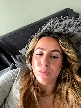 V-Hot-Sweti – webcam model profile photo Image 7