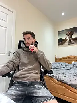 Earth_001 – webcam model profile photo Image 14