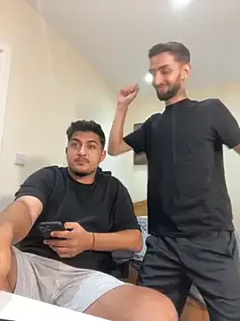 Earth_001 – webcam model profile photo Image 4