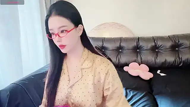 DomManlyGuy – webcam model profile photo Image 2