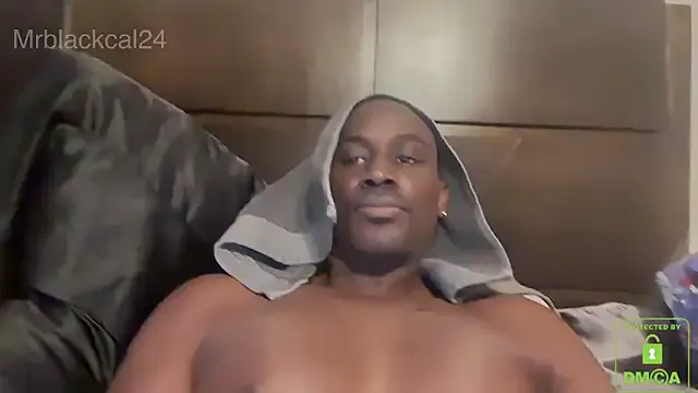 iCrushYenu – webcam model profile photo Image 3