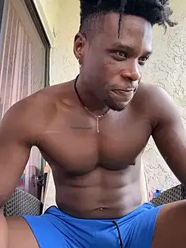 DomManlyGuy – webcam model profile photo Image 2