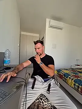 nagi_112 – webcam model profile photo Image 7