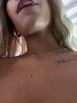 cute_fox_girl – webcam model profile photo Image 13