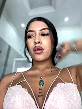 cute_fox_girl – webcam model profile photo Image 2