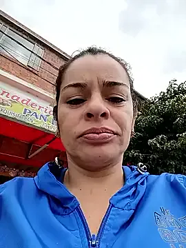 angellspartner – webcam model profile photo Image 3