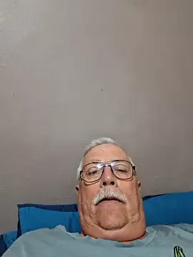 CarmeloA – webcam model profile photo Image 10