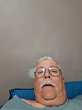 CarmeloA – webcam model profile photo Image 12