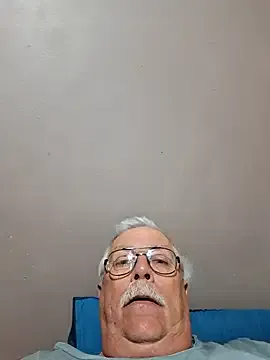 CarmeloA – webcam model profile photo Image 15