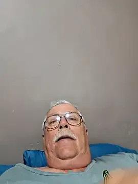 CarmeloA – webcam model profile photo Image 16