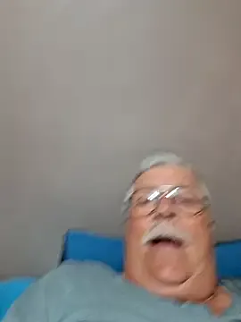 CarmeloA – webcam model profile photo Image 18