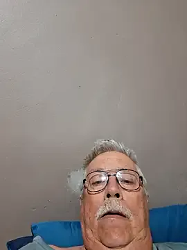 CarmeloA – webcam model profile photo Image 3