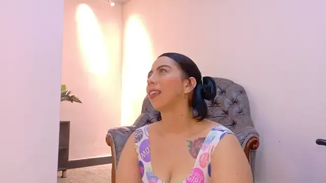 jelenaania – webcam model profile photo Image 12