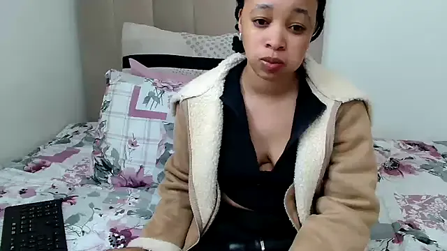 pricillahoinacki – webcam model profile photo Image 4