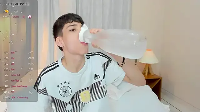 allegraschroeter – webcam model profile photo Image 5