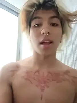 blondie_gin – webcam model profile photo Image 15