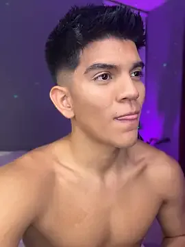 skinny_candy18 – webcam model profile photo Image 12