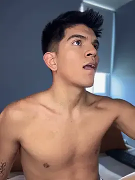 skinny_candy18 – webcam model profile photo Image 13