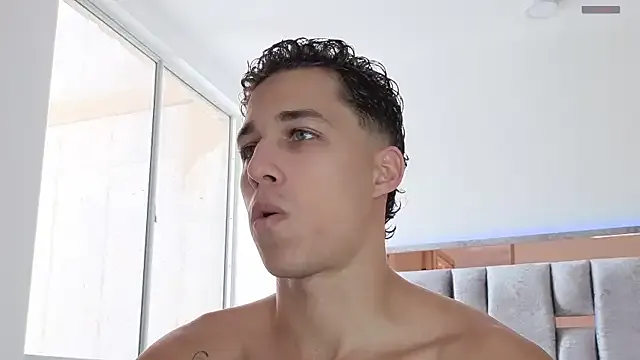 ErosVale – webcam model profile photo Image 11