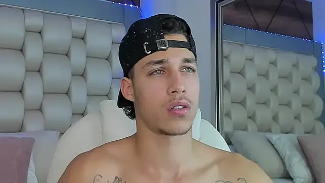 ErosVale – webcam model profile photo Image 4